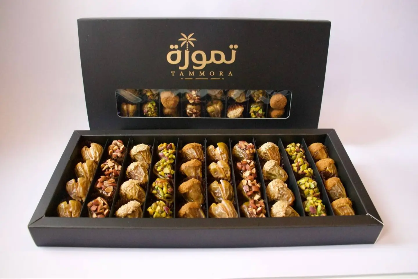 بوكس ضيافة تمر شوكلاته