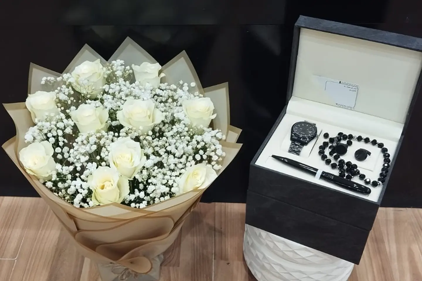 Men's Luxury Set With A White Rose Bouquet