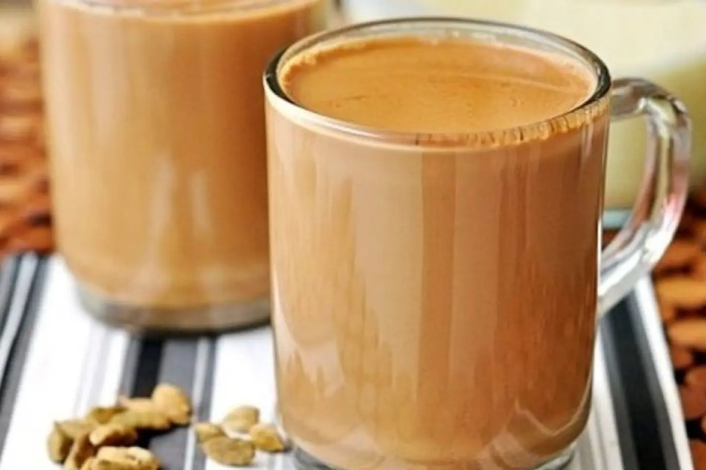 شاي عادي بالحليب