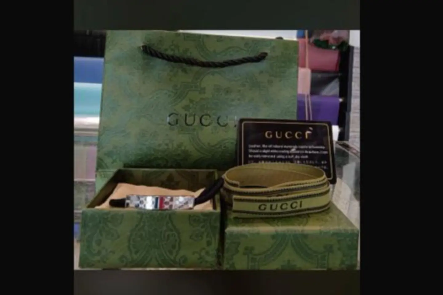 سوار قوتشي رجالي فضي