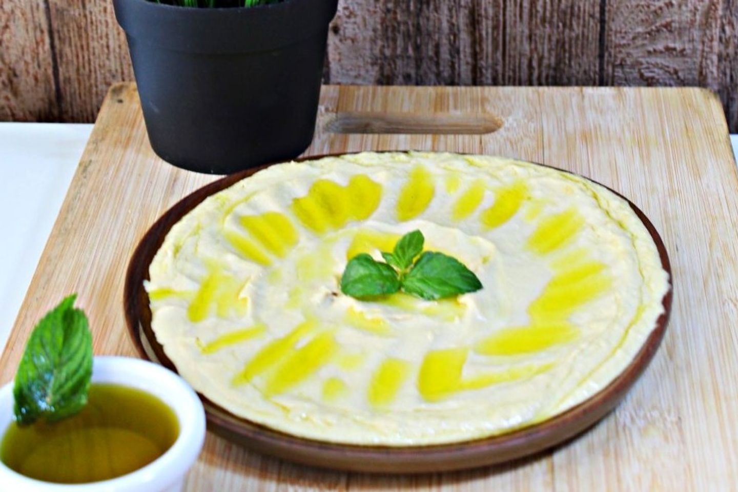 حمص بالطحينة