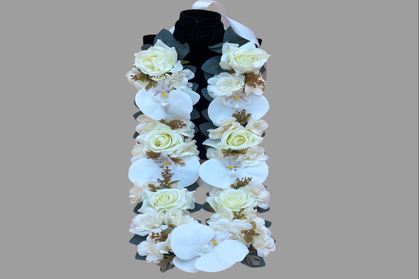 White Artificial Flower Necklace