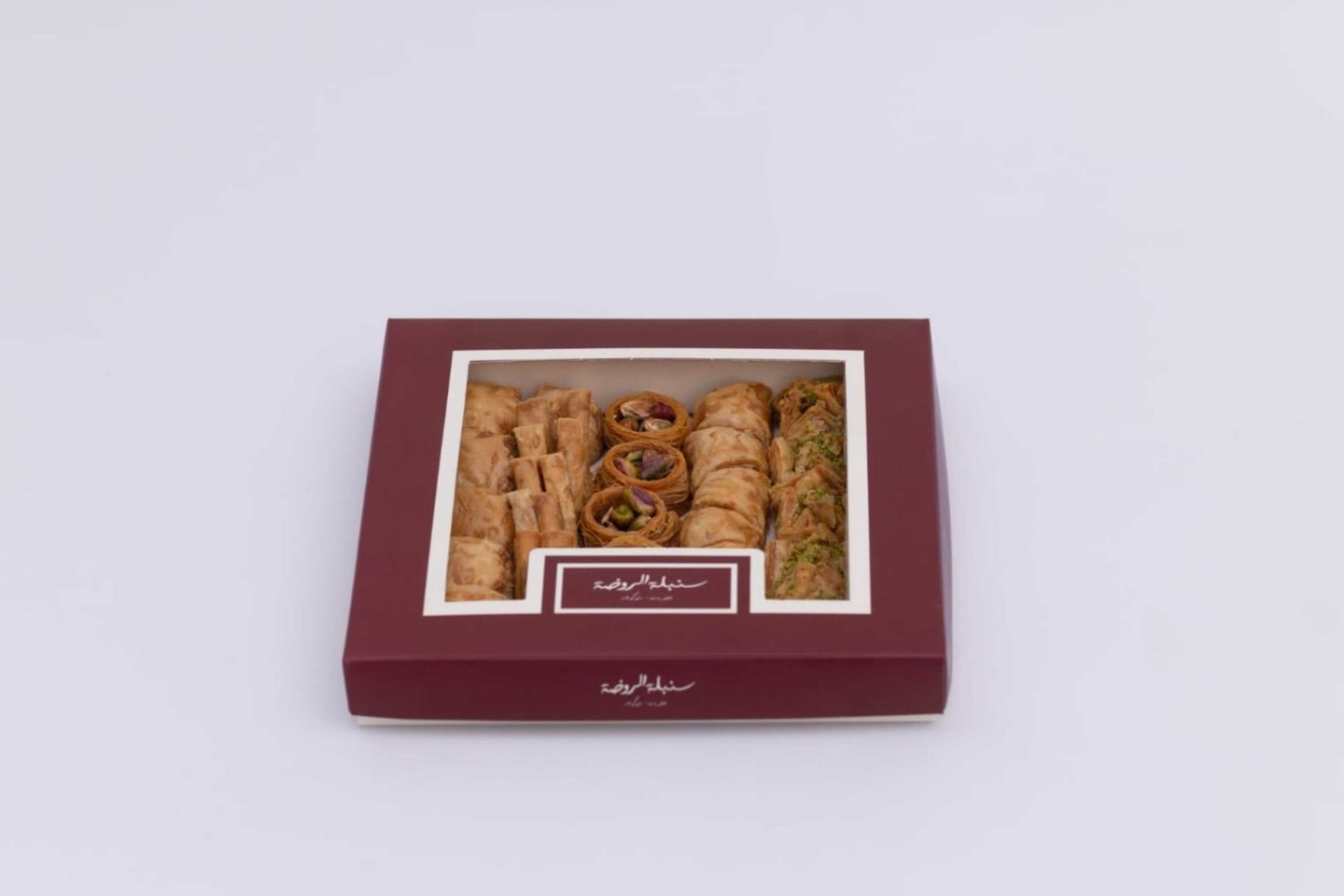 علبة بقلاوة فاخرة