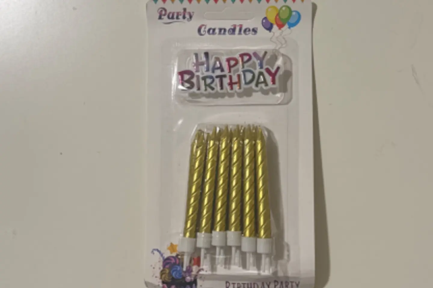 شموع الميلاد الذهبية