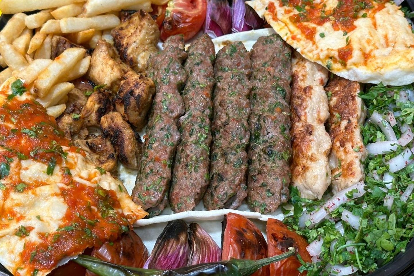 نص كيلو مشكل مشاوي