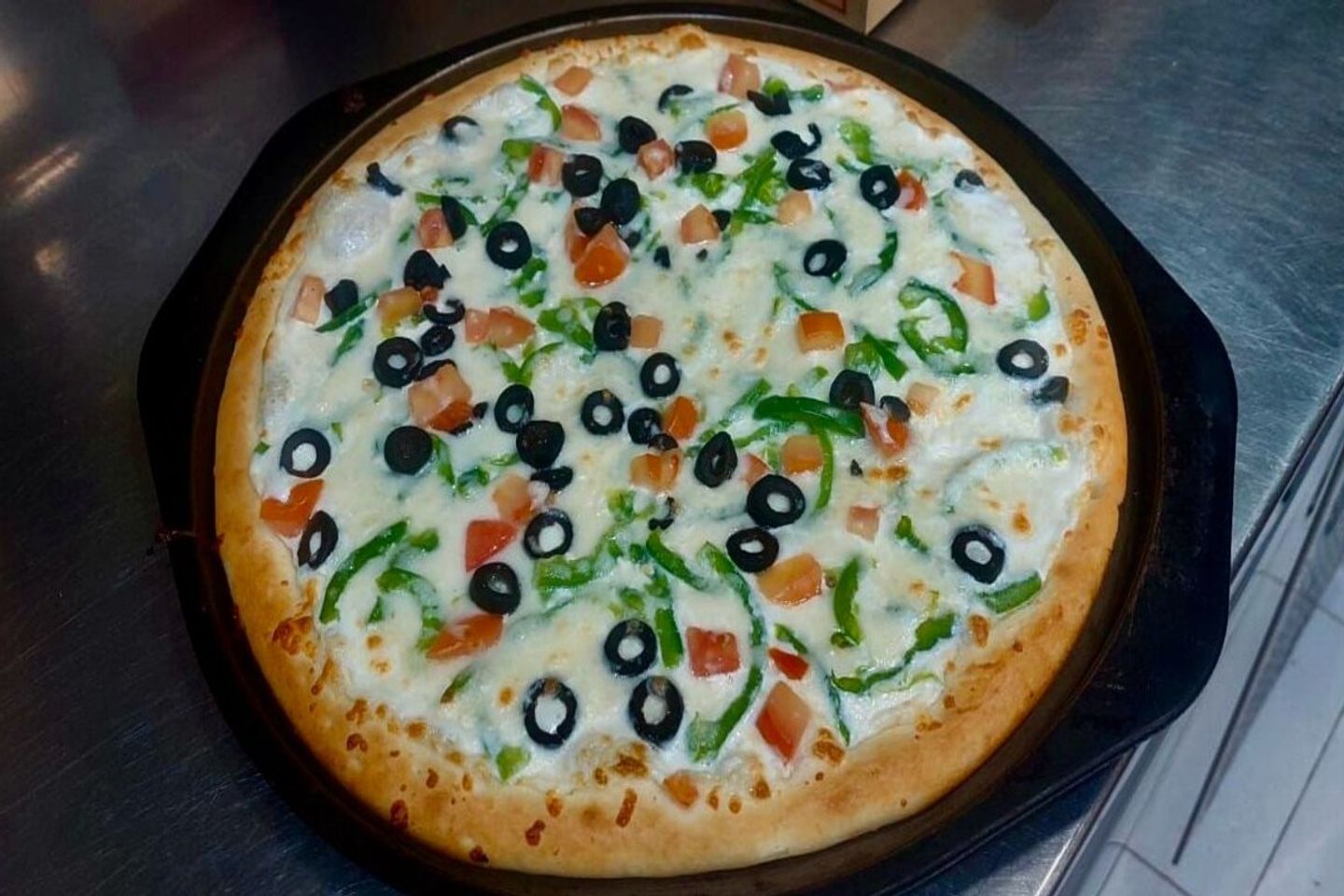 Cream Cheese With Vegetables Pizza