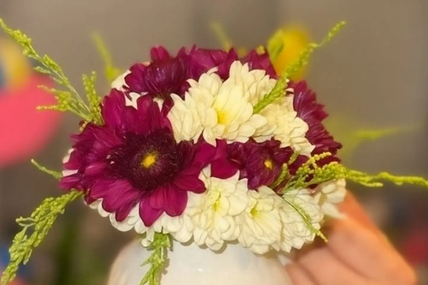 ابريق الورد الخزفي