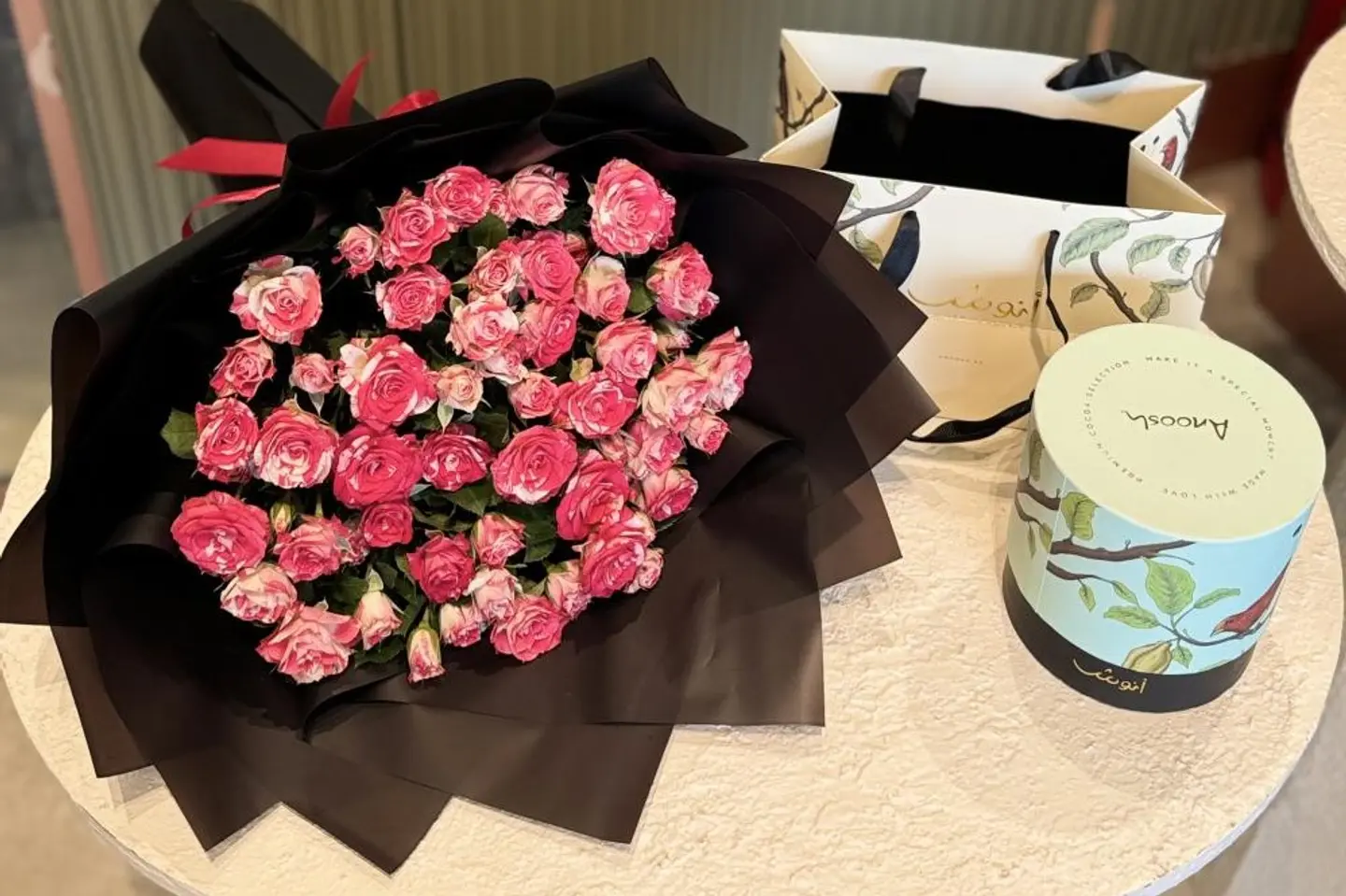 باقة بيبي روز مع شوكلاته انوش