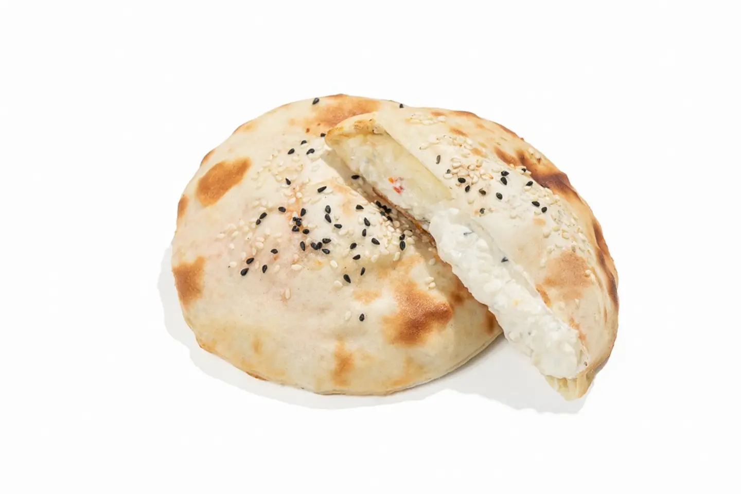 عرض مدورة بجبنة لقمة (ثلاثة حبات)