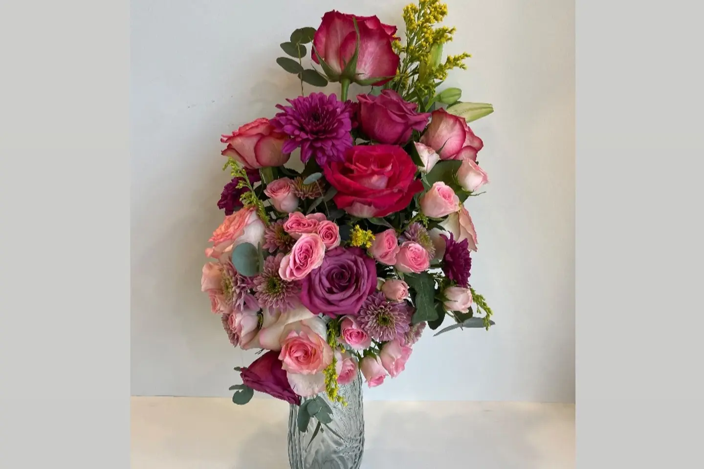 Transparent Flowervase1