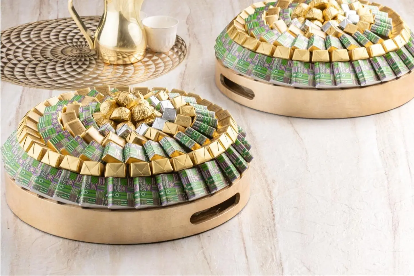 صينية اليوم الوطني خشب ذهبي - حجم صغير