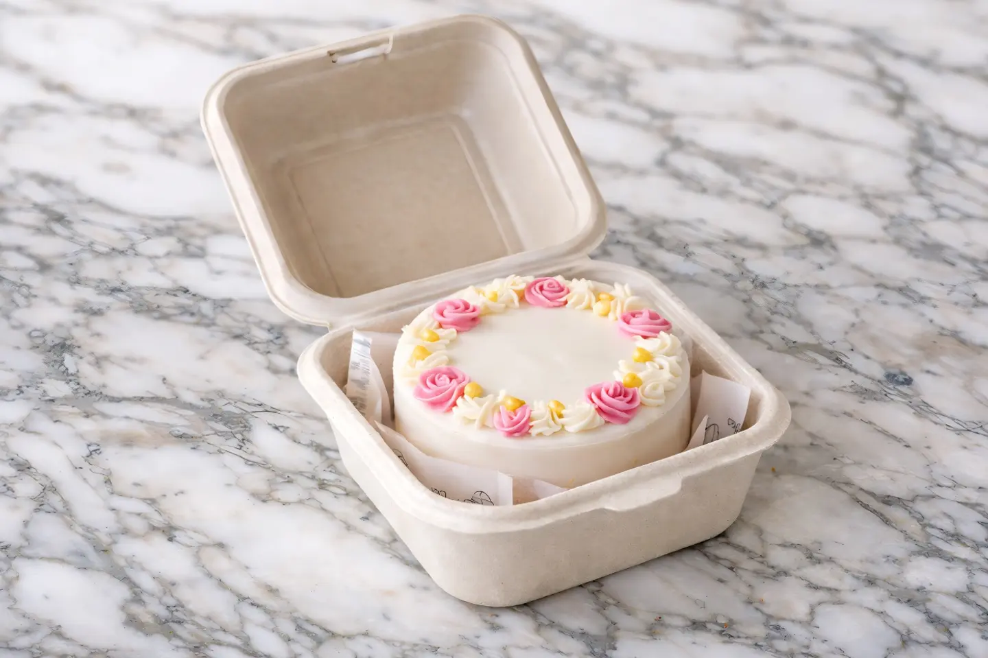 كيك لنش بوكس فلاورد