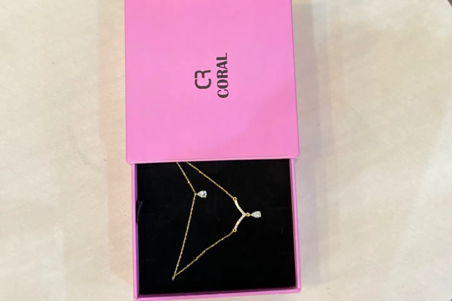 سلسال ذهبي من براند كورال الرسمي فف