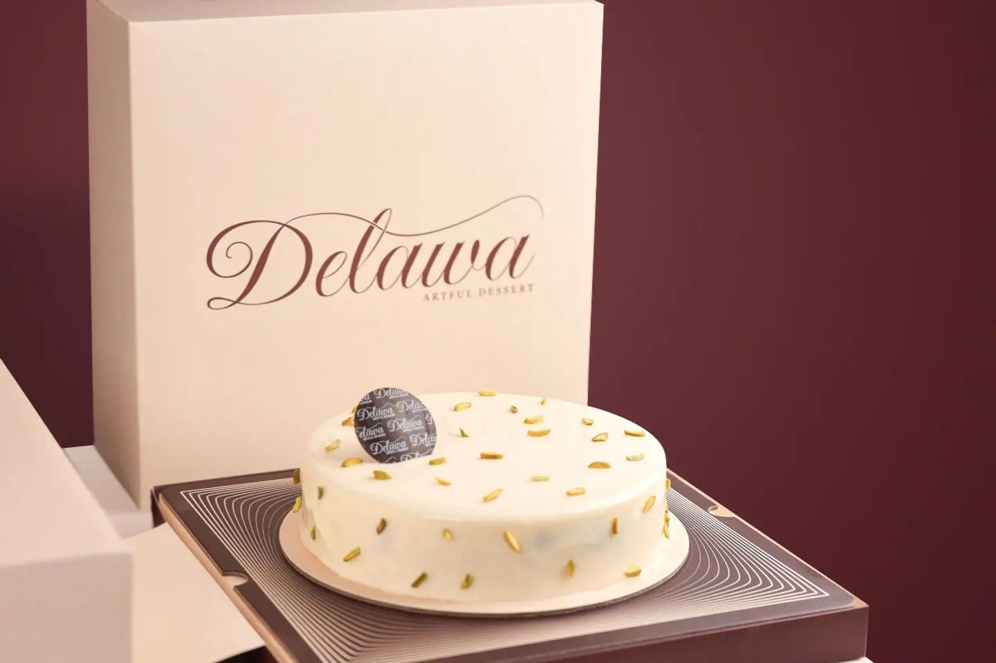 Crunchy Pistachio Cake