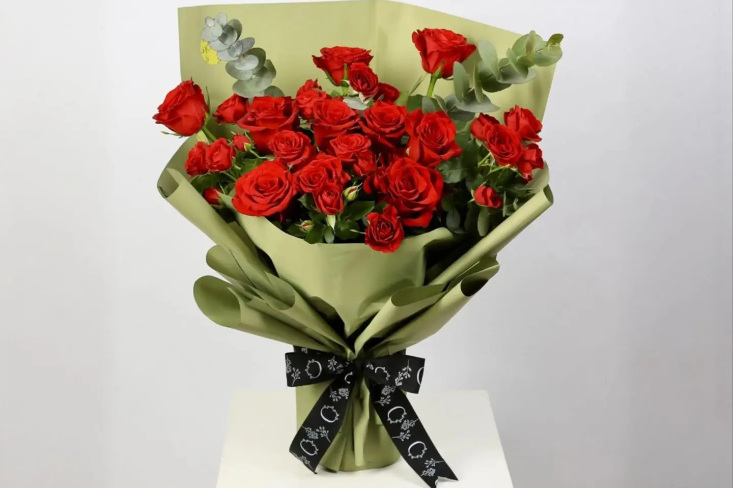 Red Roses Bouquet