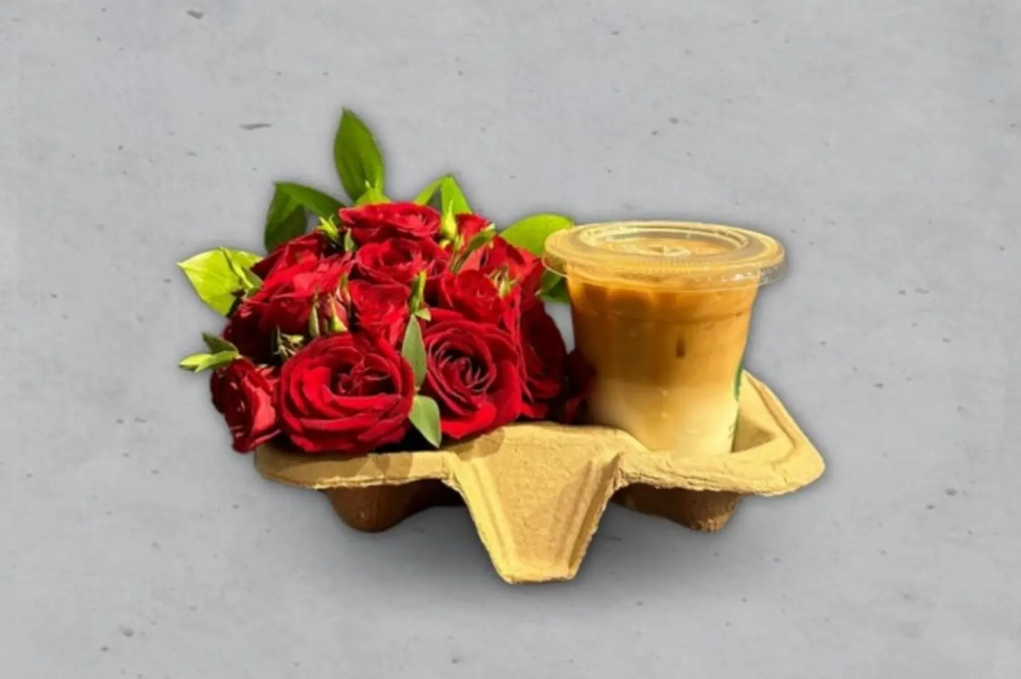 مشروب بارد مع ورد