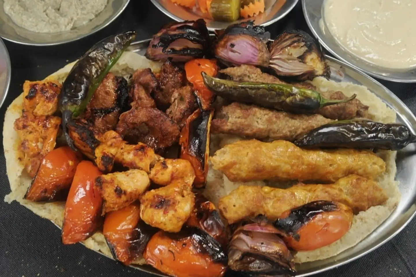 عرض باربكيو الحواوشي