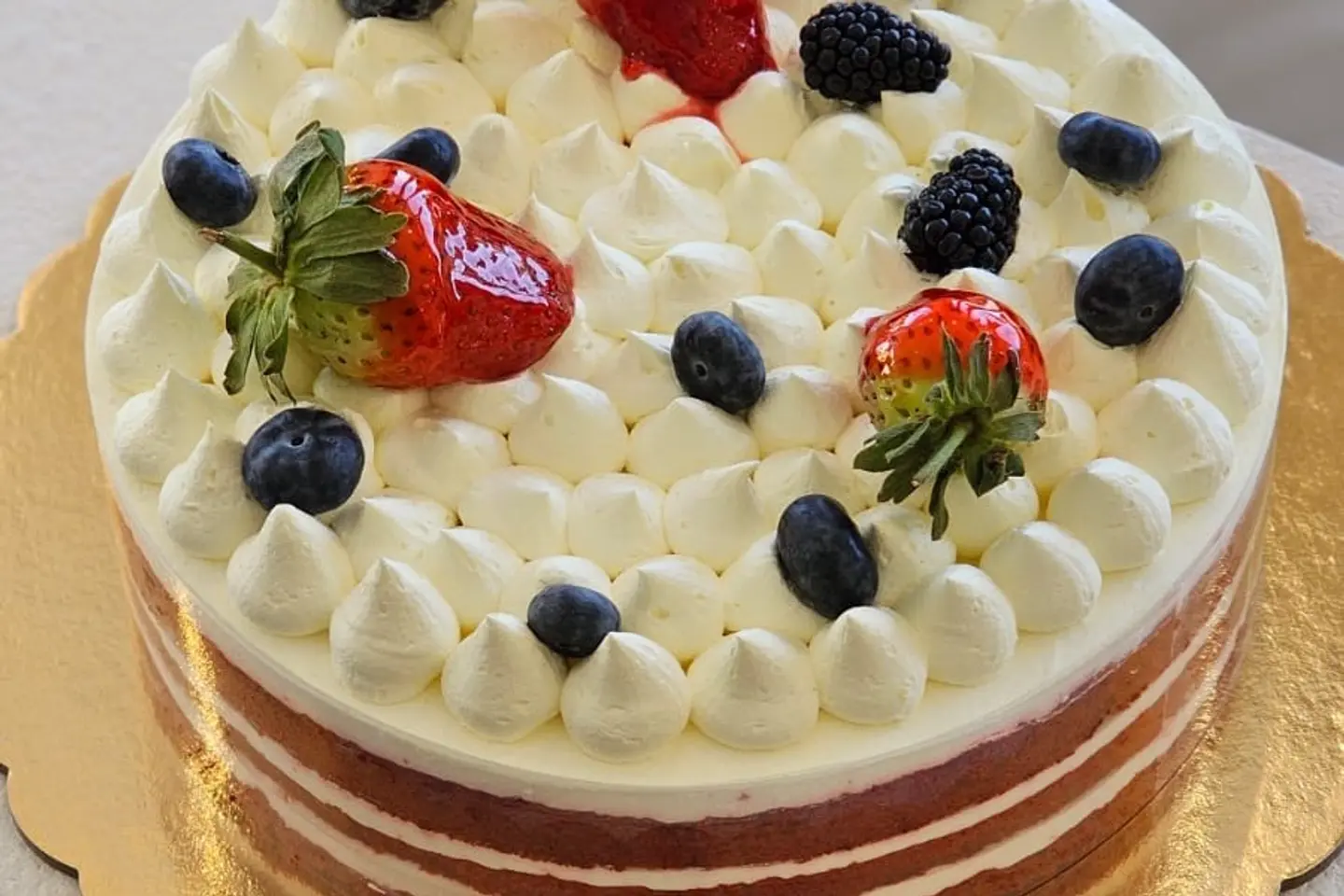 Red Velvet Cream Cake