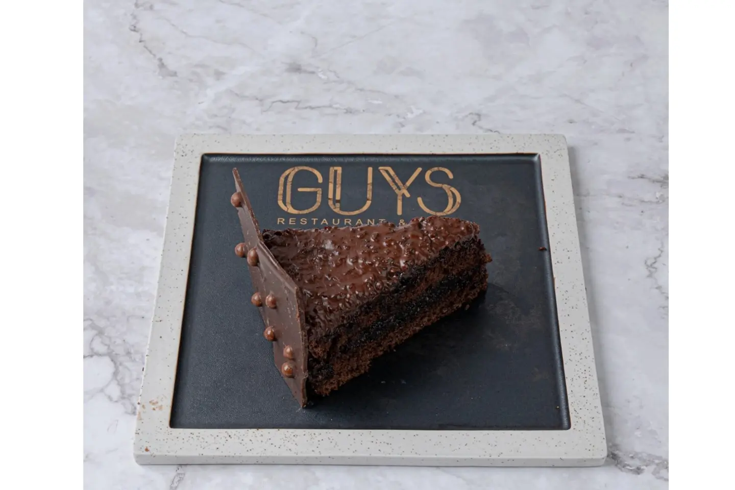 كيكة شوكليت كرنشي