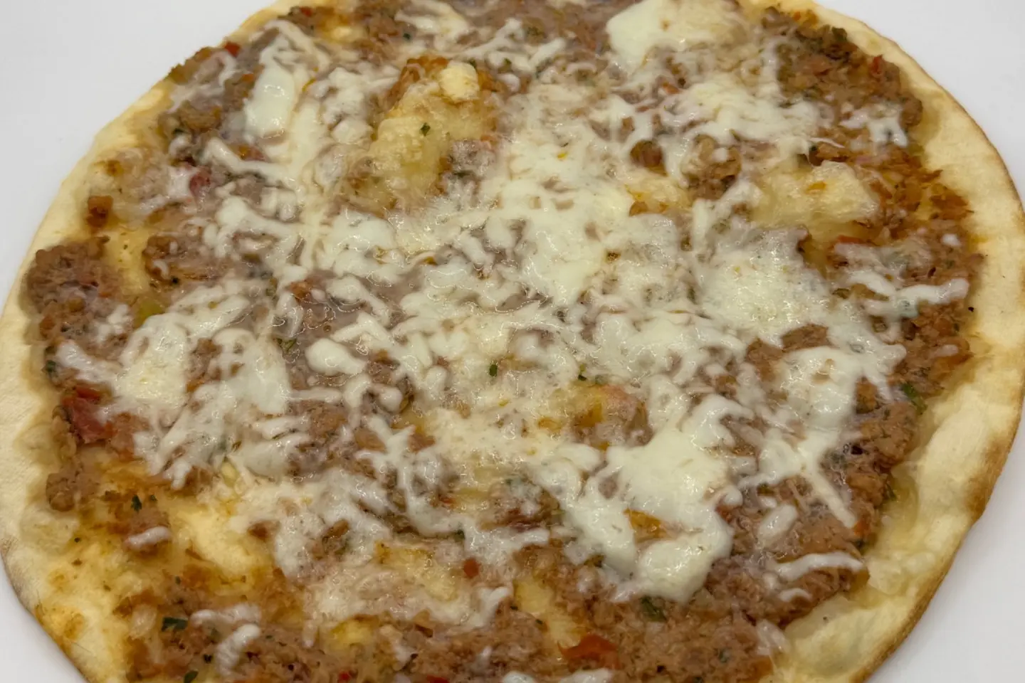 صفيحة لحم مع الجبن