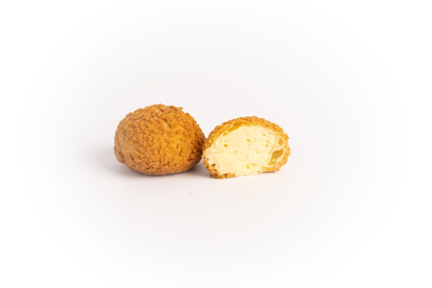 Puff Eclair With Custard