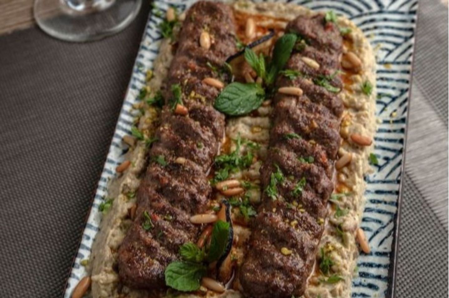كباب نيزك ٢ سيخ