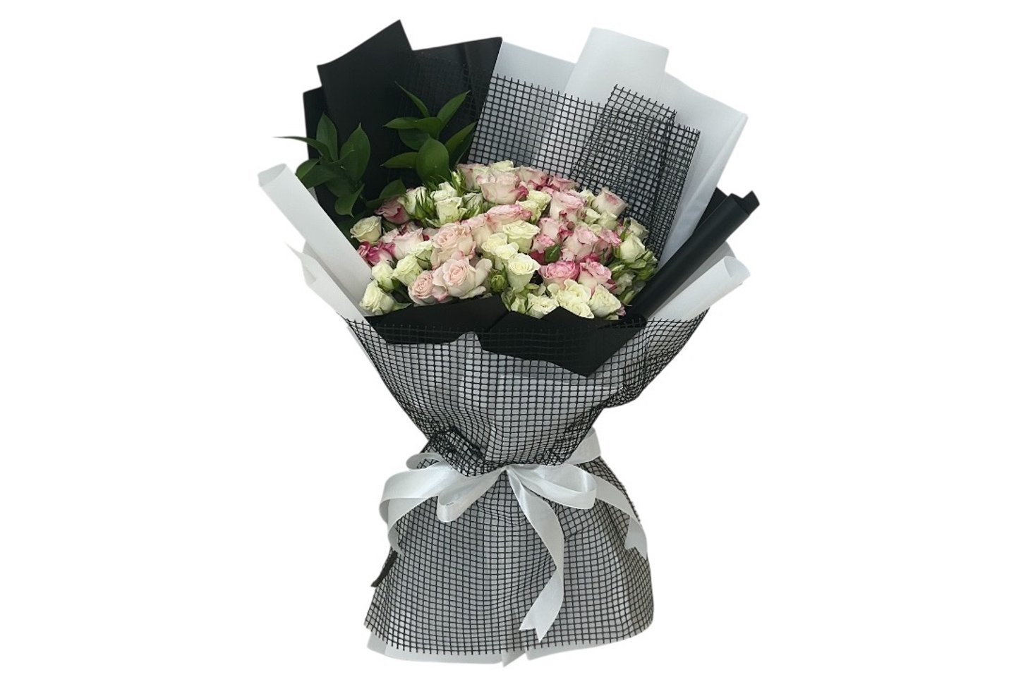 باقة زهور البيبي روز بتغليف اسود وابيض