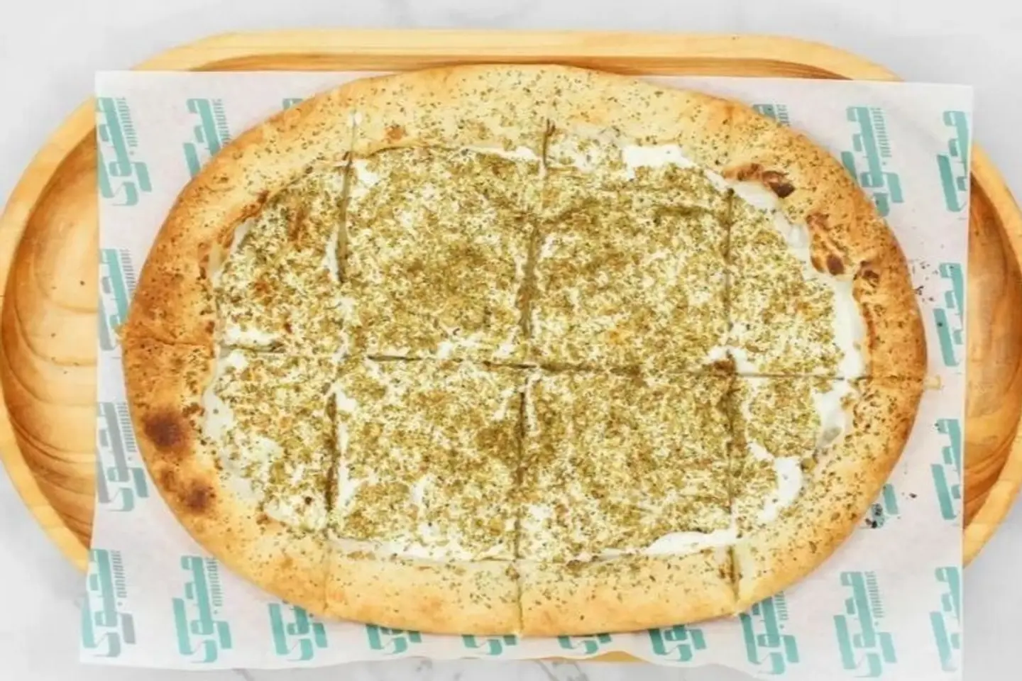 منقوشة لبنة وزعتر
