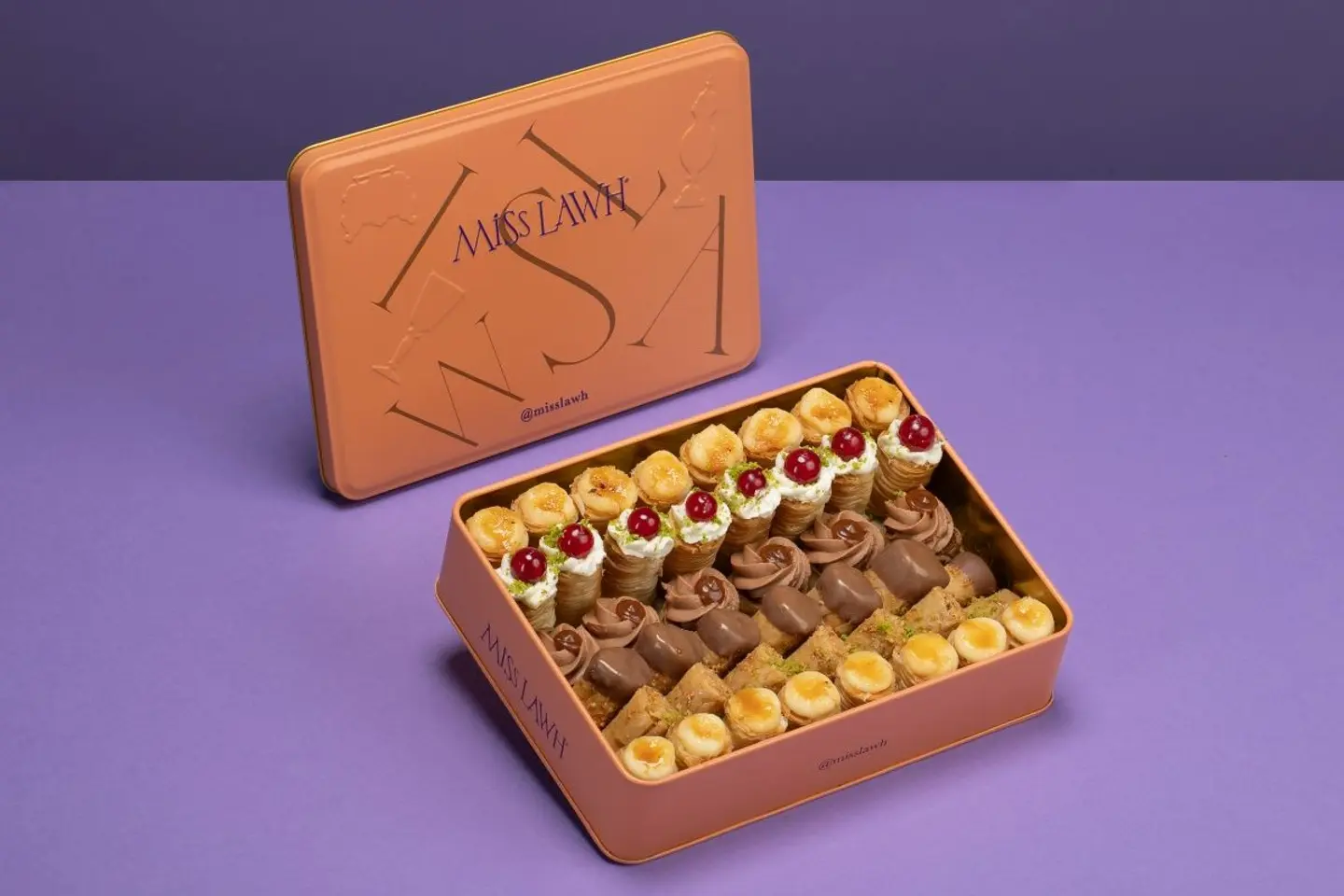 Mixed Baklava With Cream And Medium Nuts