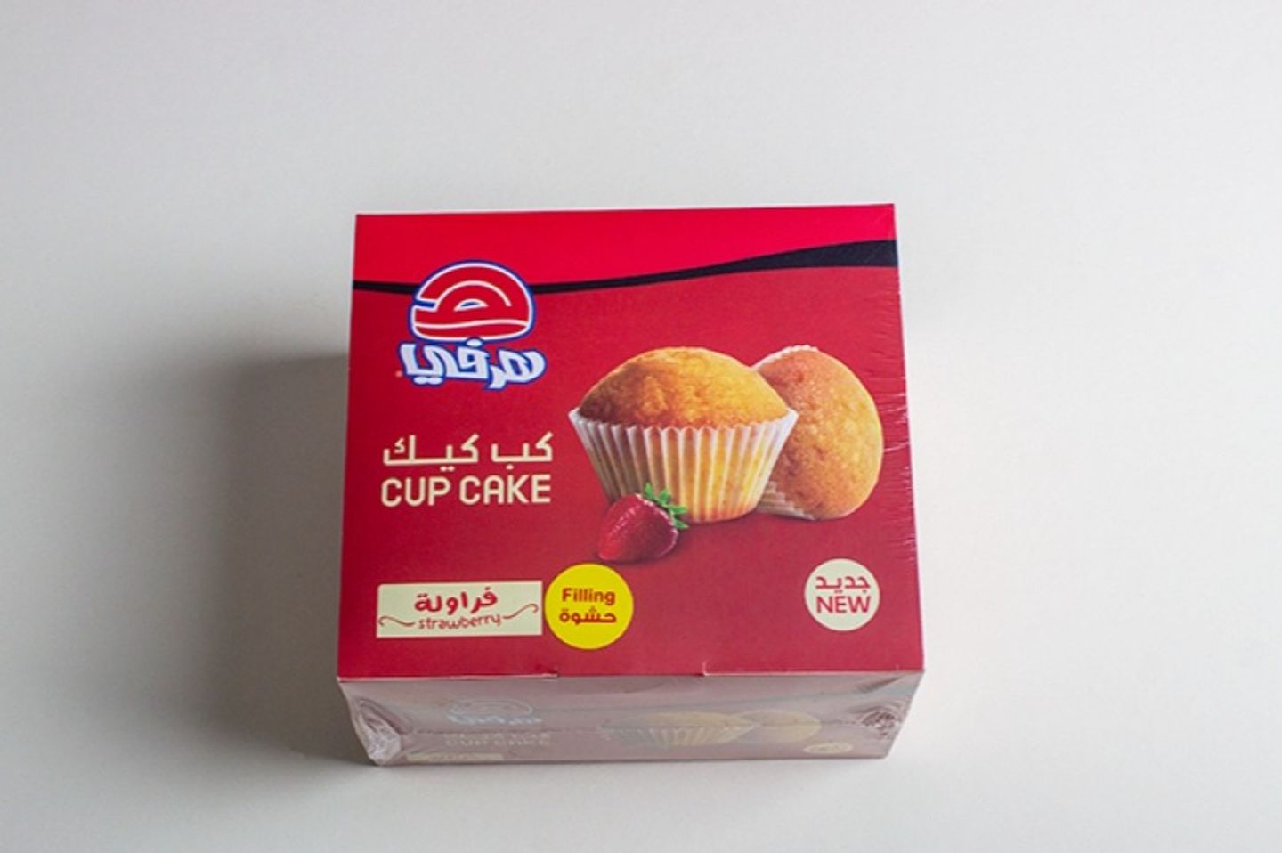 علبة كب كيك بالفراولة