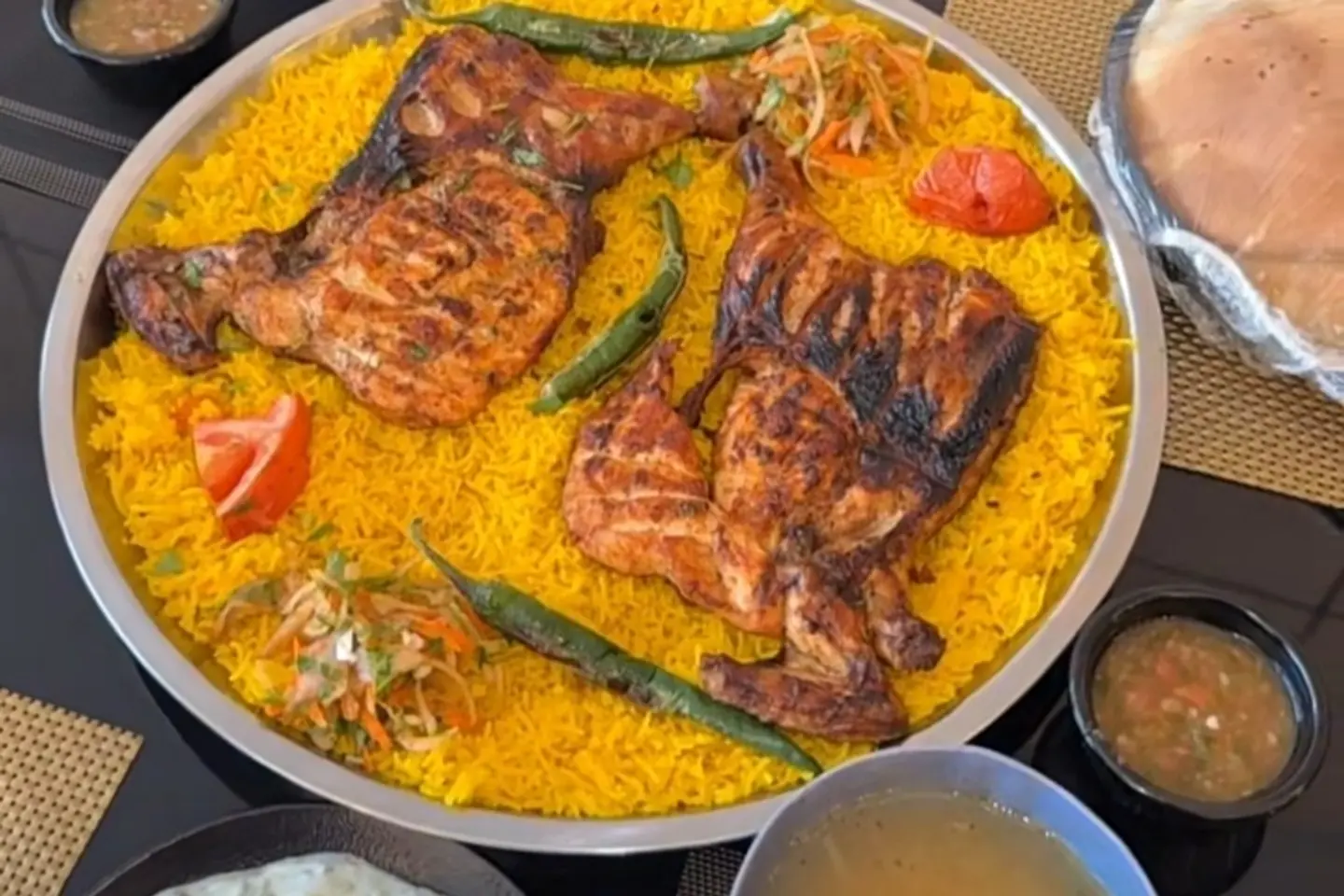 عرض حبة علي الفحم