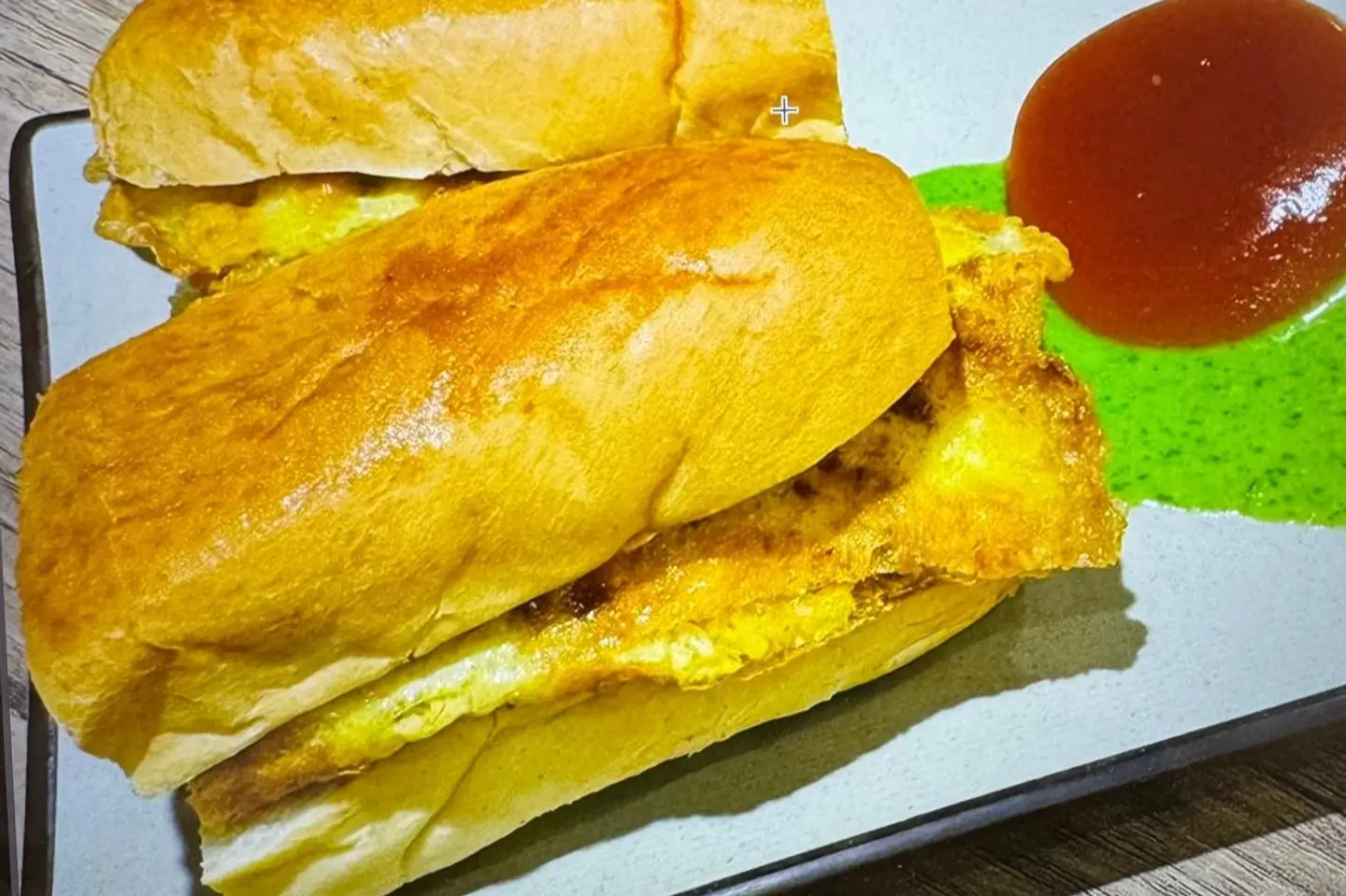 Anday Wala Bun Kabab