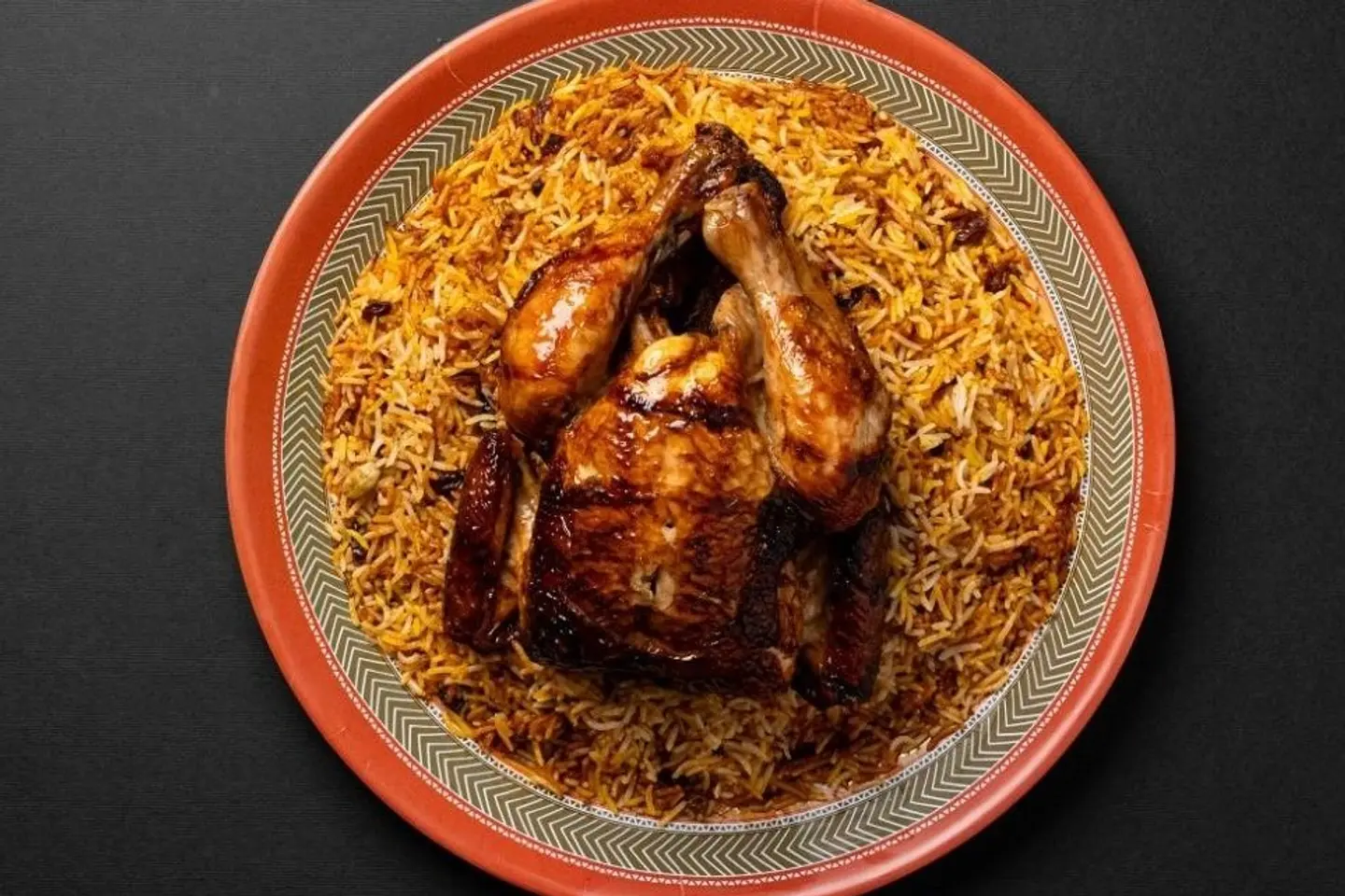 نصف دجاج شواية على حطب