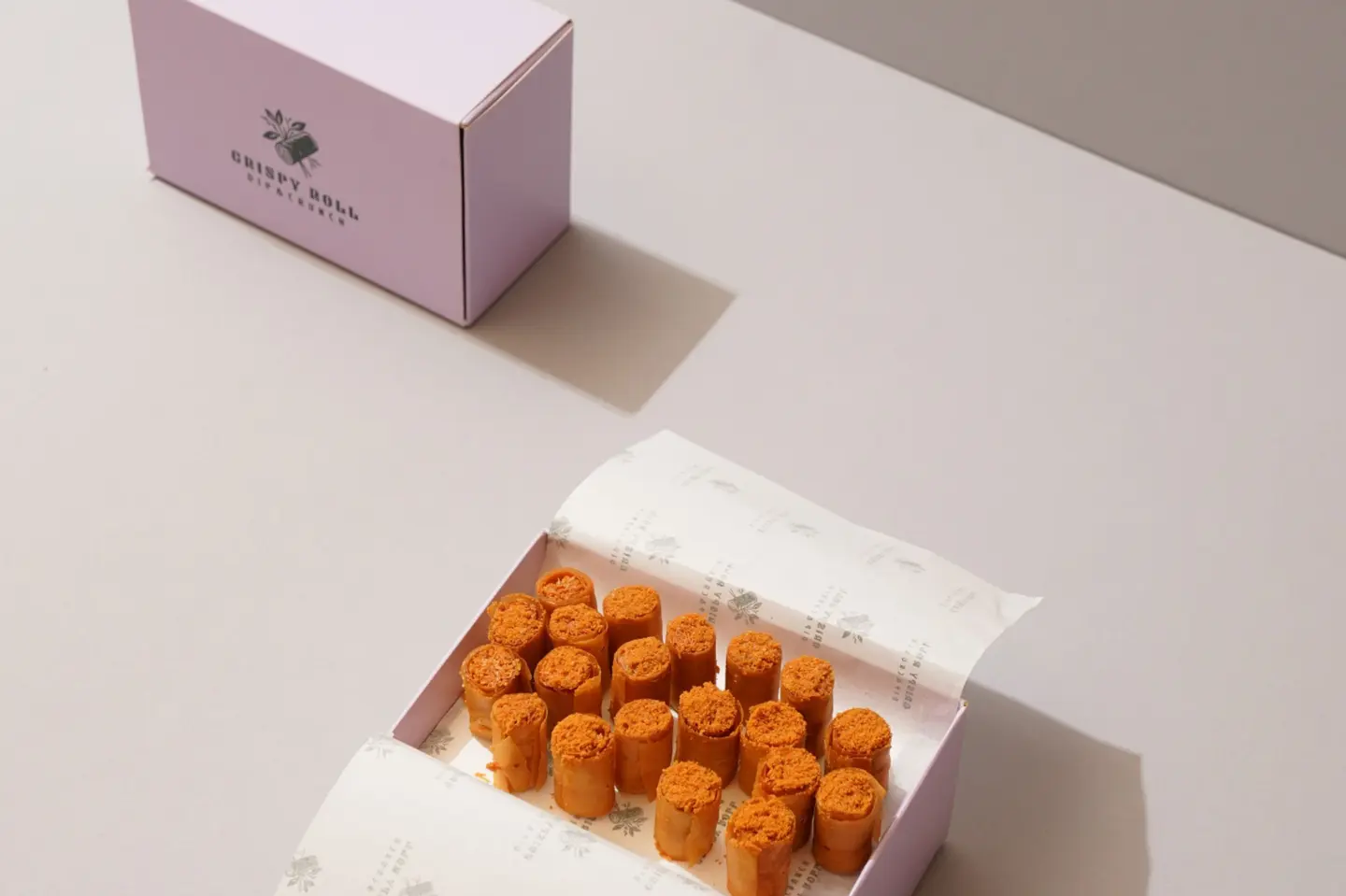 Mini Goulash With Kunafa Lotus - 50 Pieces