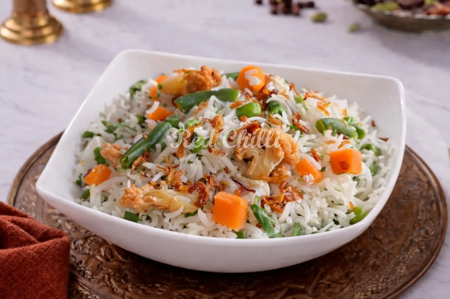 رز ابيض مع الخضار