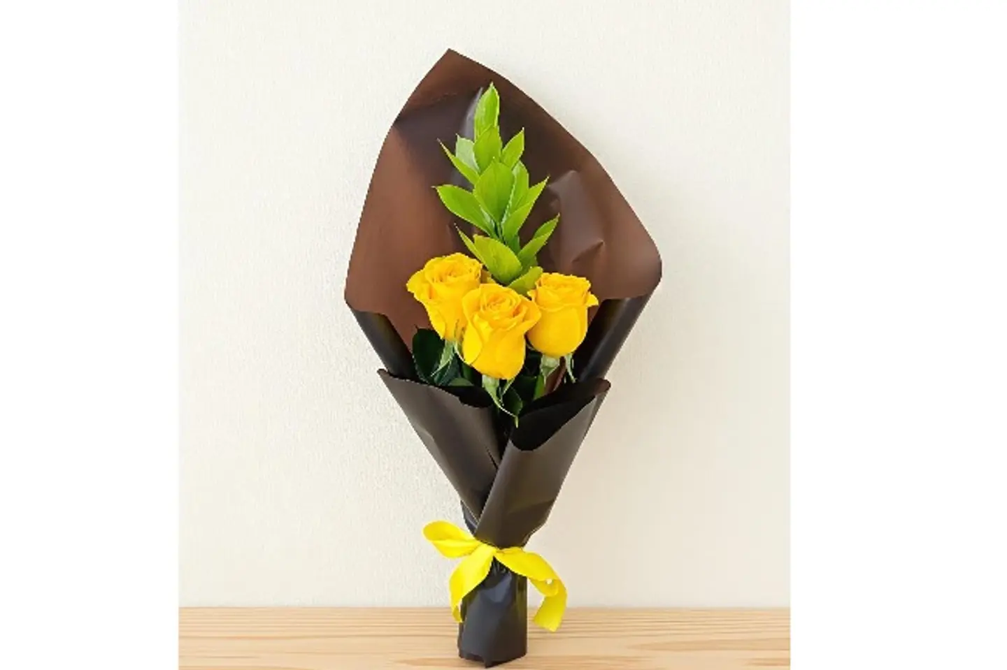 Three Rose With Single Greenery 334