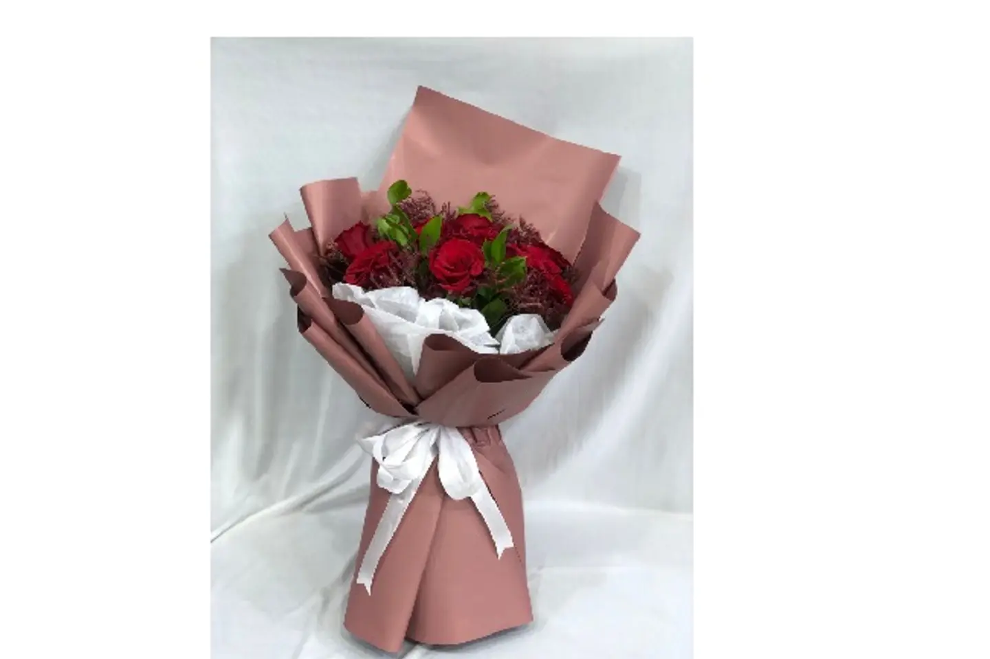 Twelve Red Roses With Accessories 338