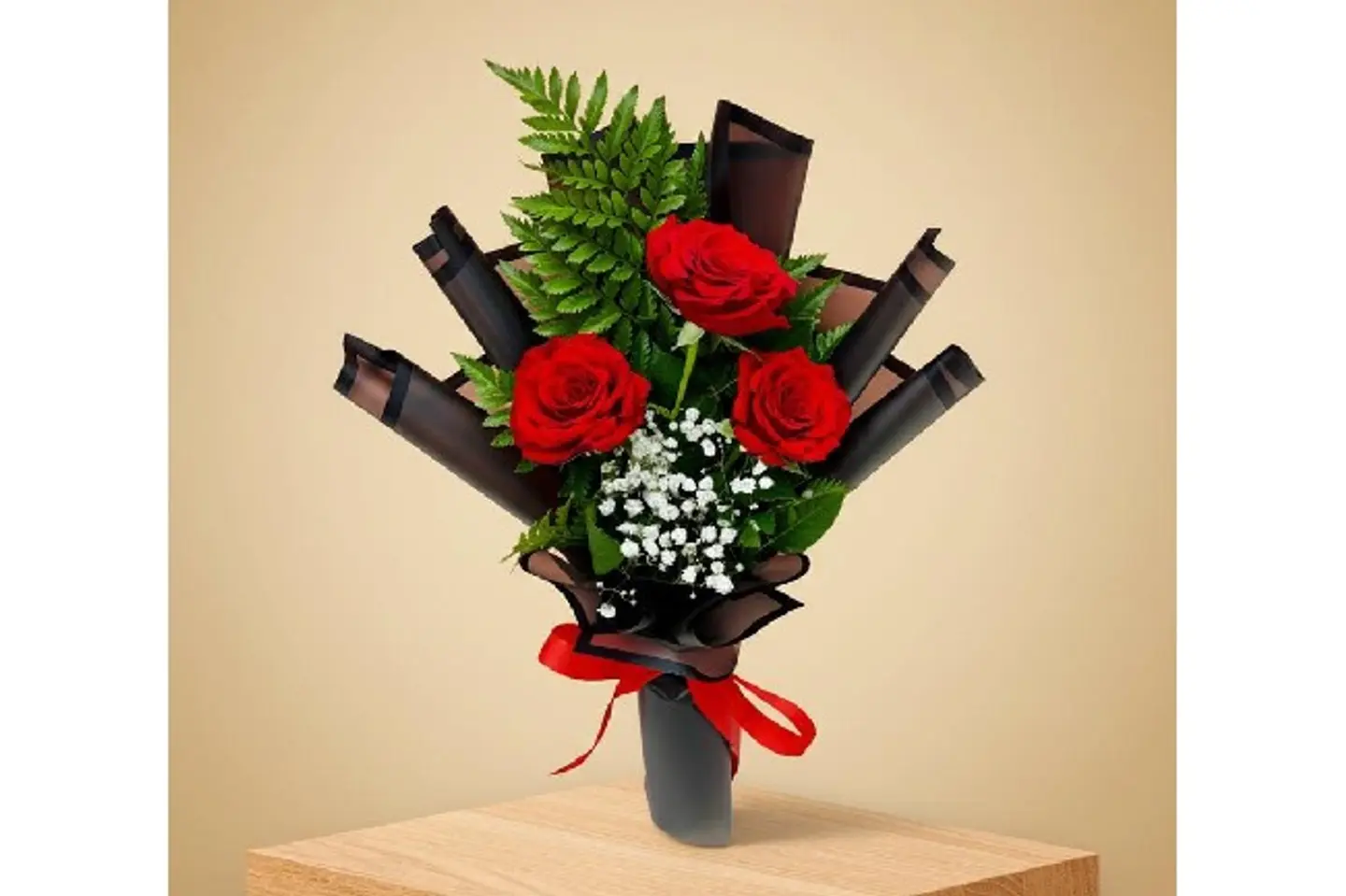 Three Roses With Accessories 341