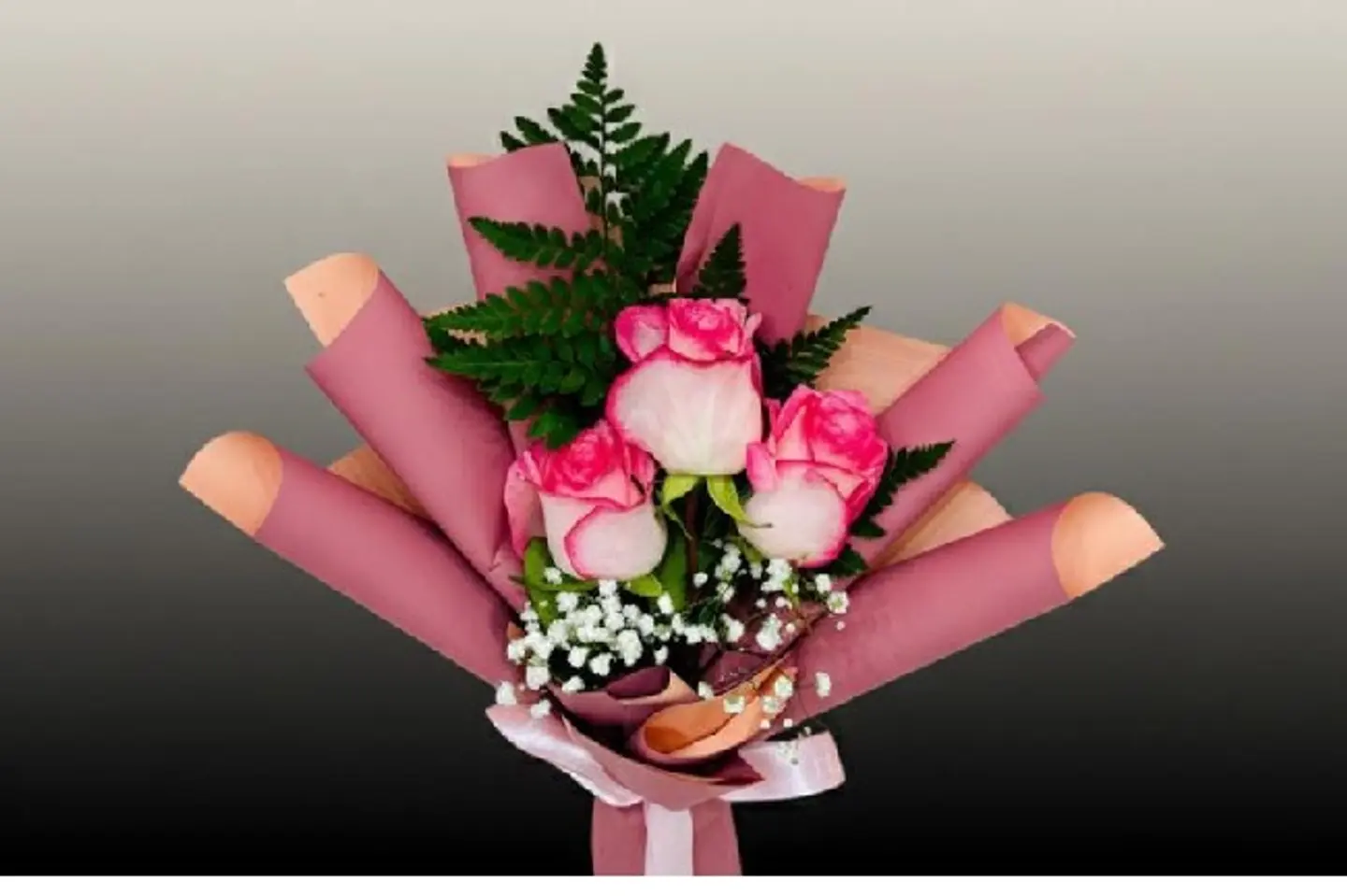 Three Roses With Accessories 342