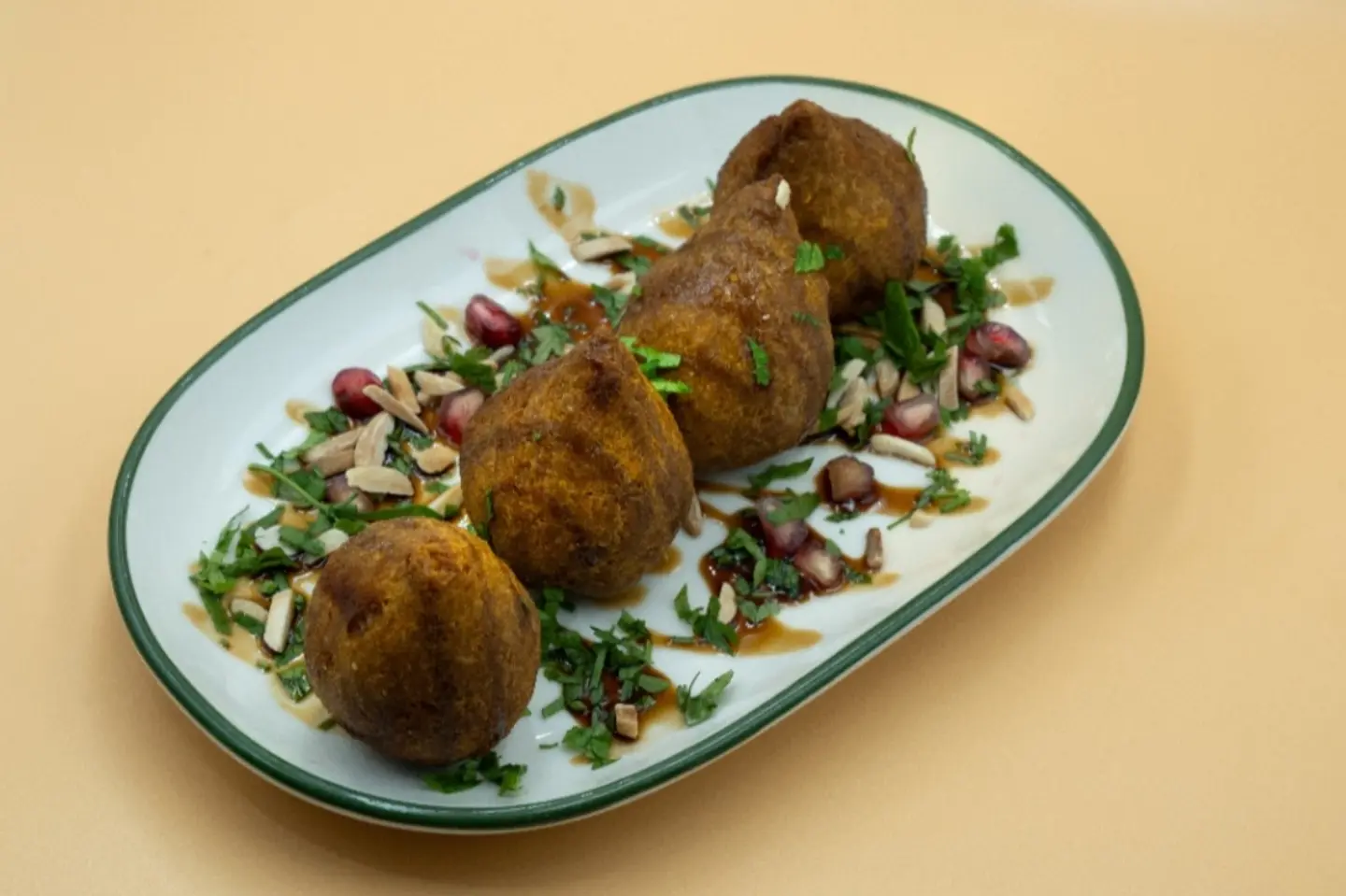 كبة يونانية بدس الرمان