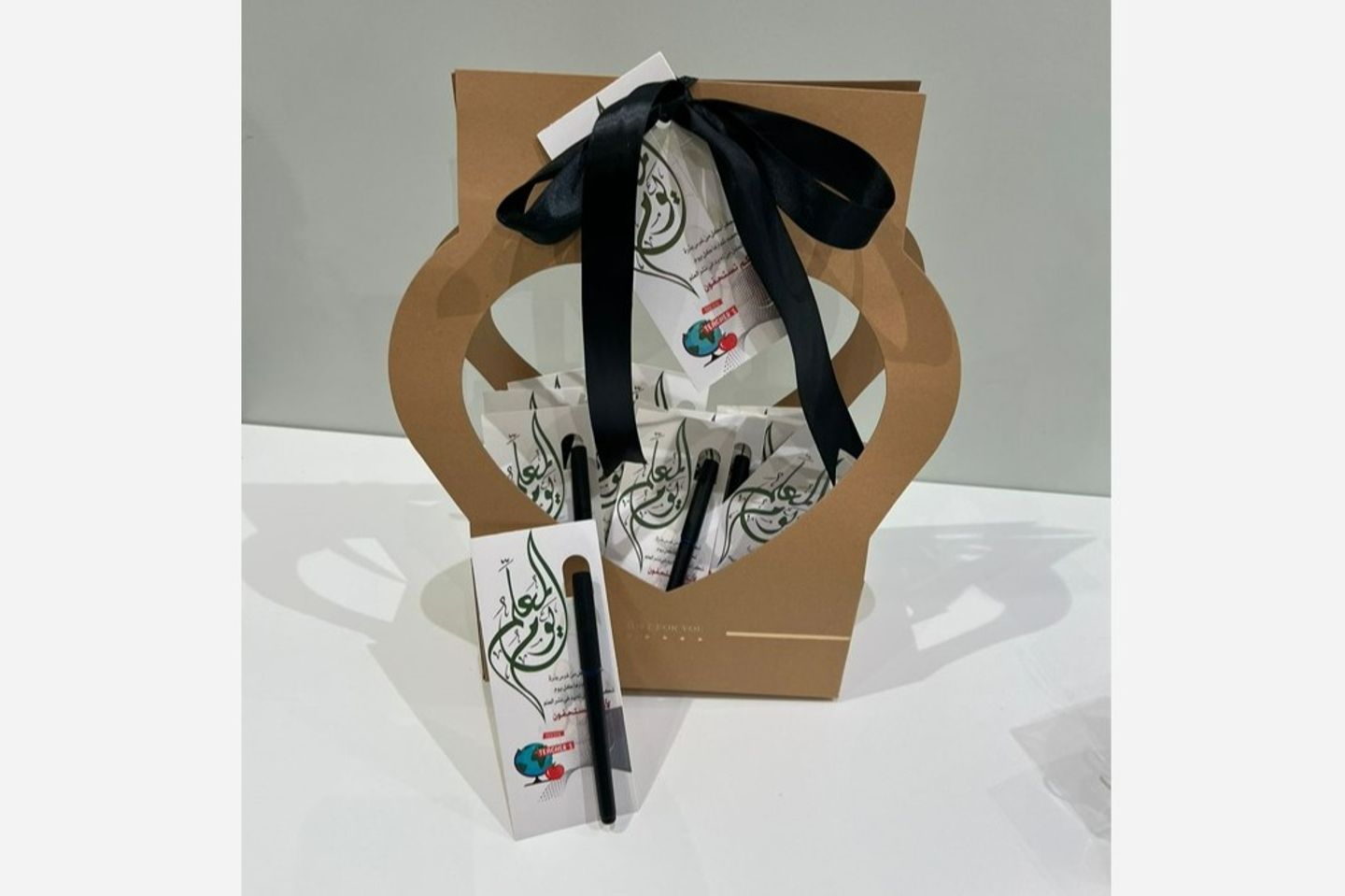 Packaging Card With A Pen