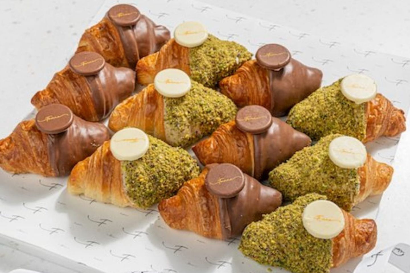 Mini Mix Croissant Pistachio And Chocolate
