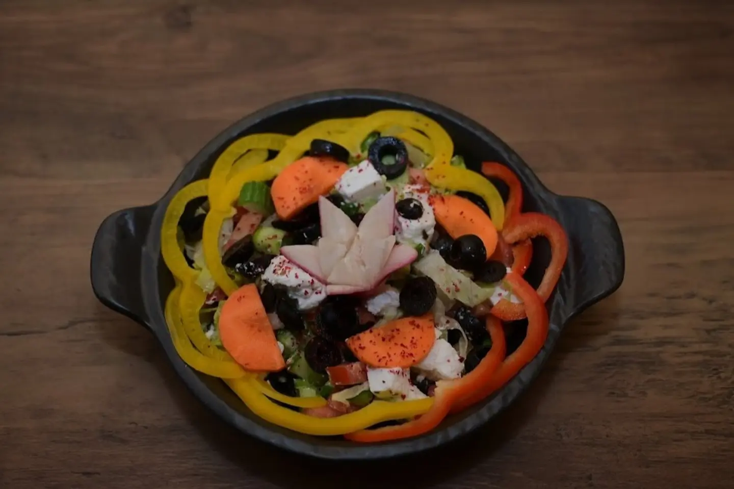 سلطة يونانية