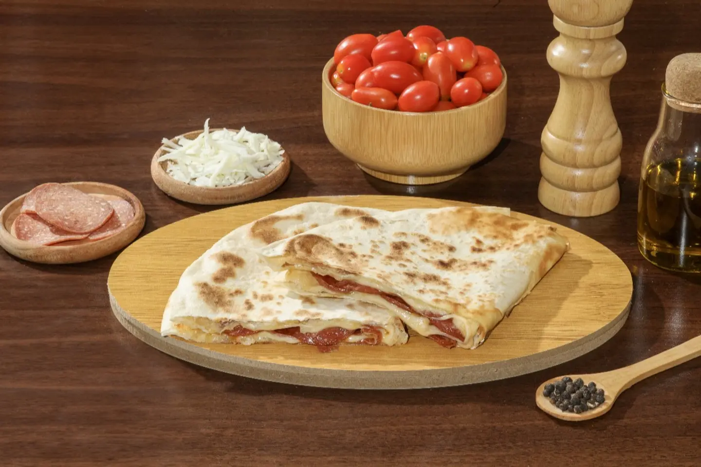 لحم مدخن مع جبنة مشكل