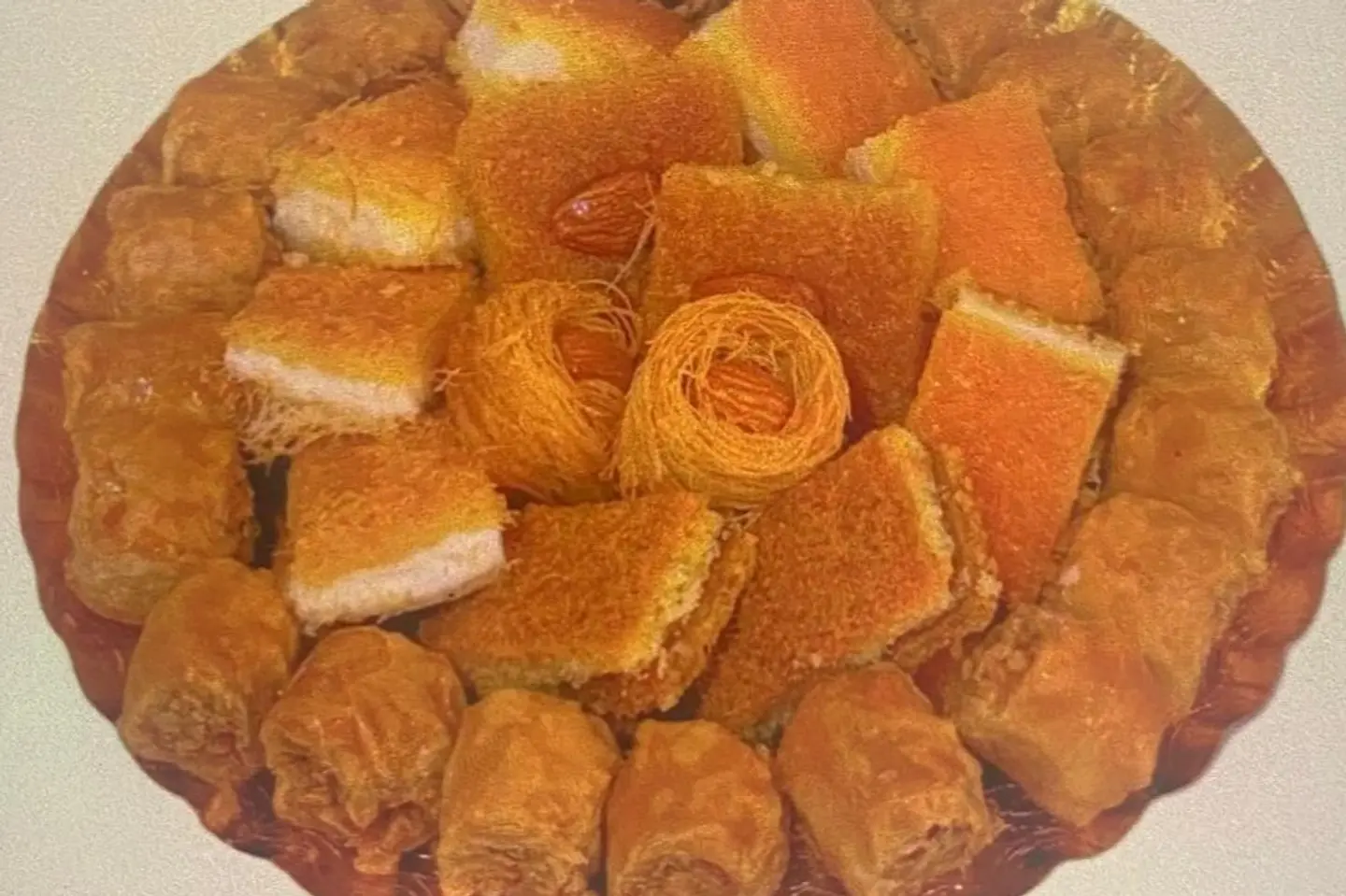 نصف كيلو حلا مشكل