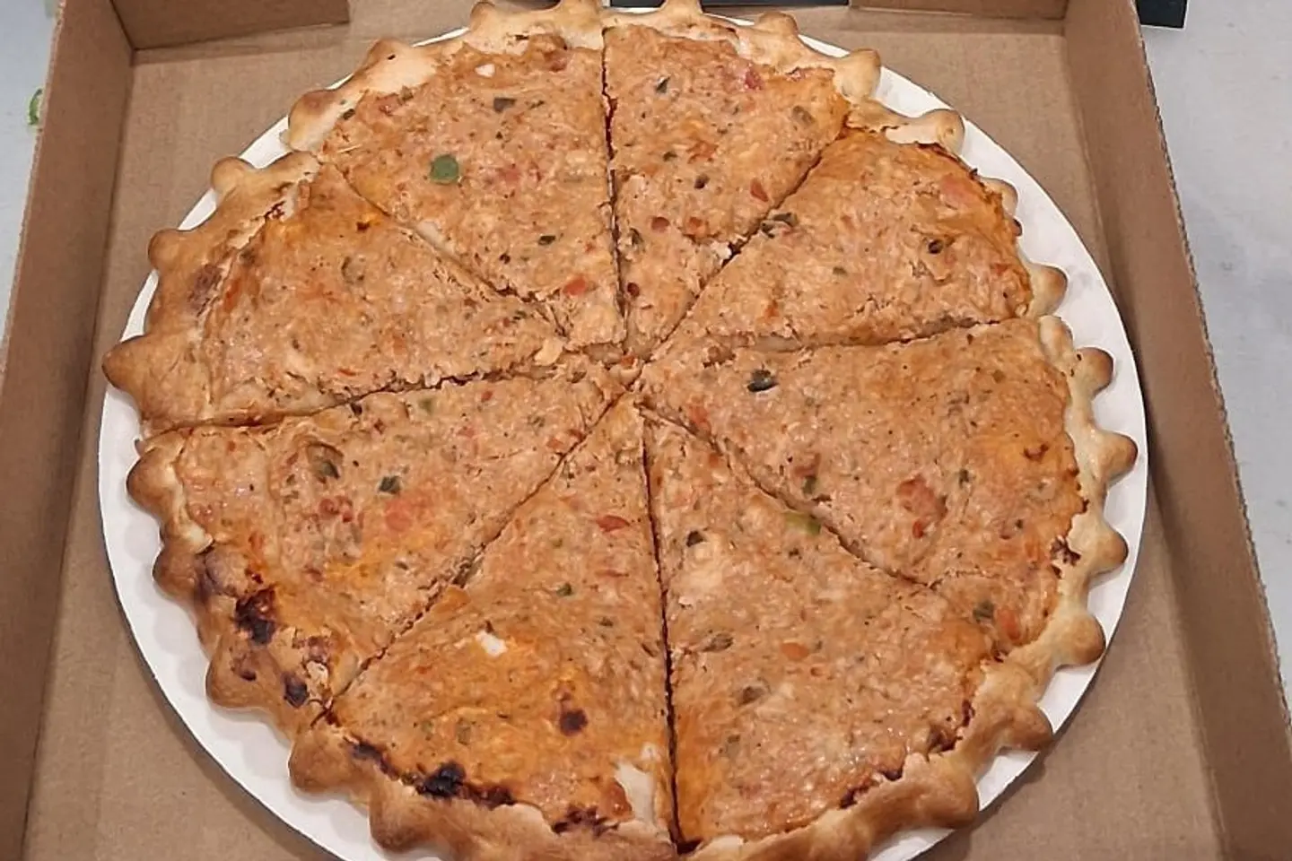 مناقيش محمره