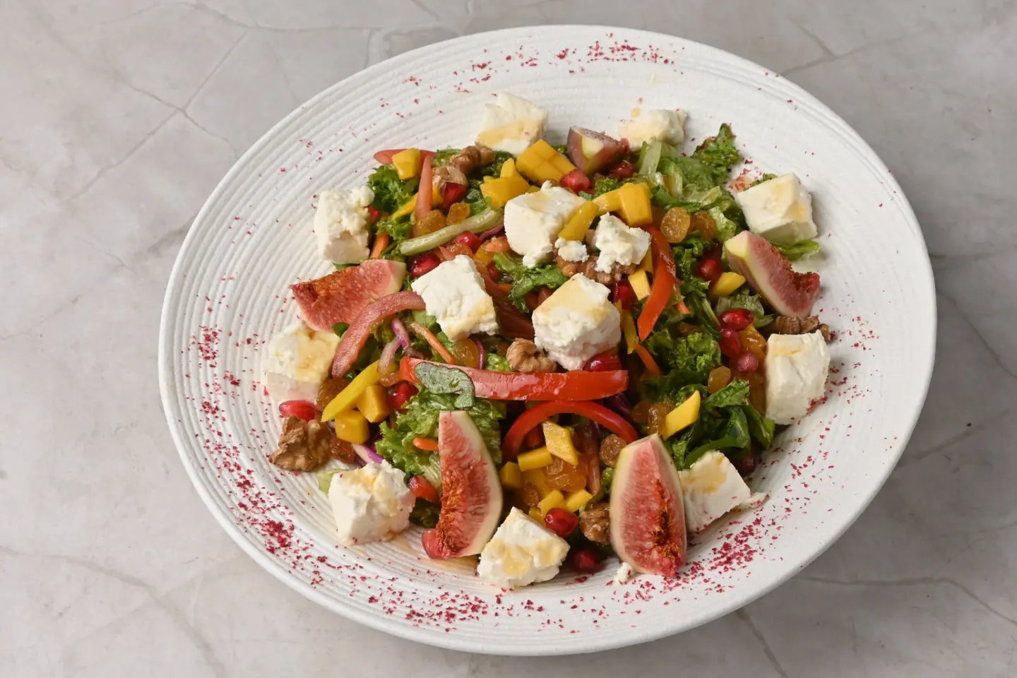 سلطة جبن الماعز