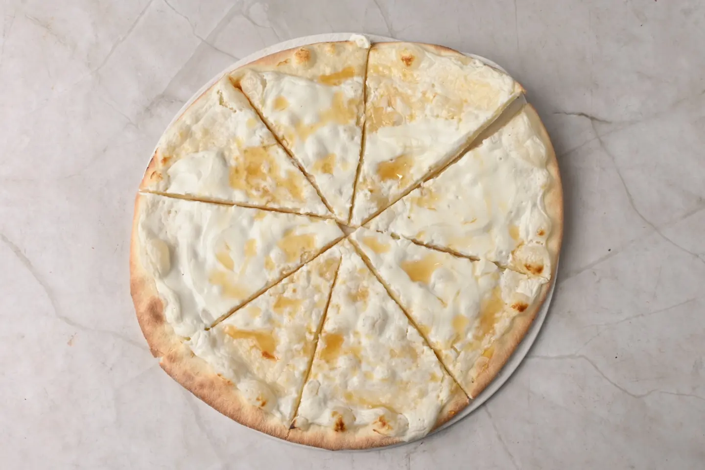 مناقيش لبنة وعسل