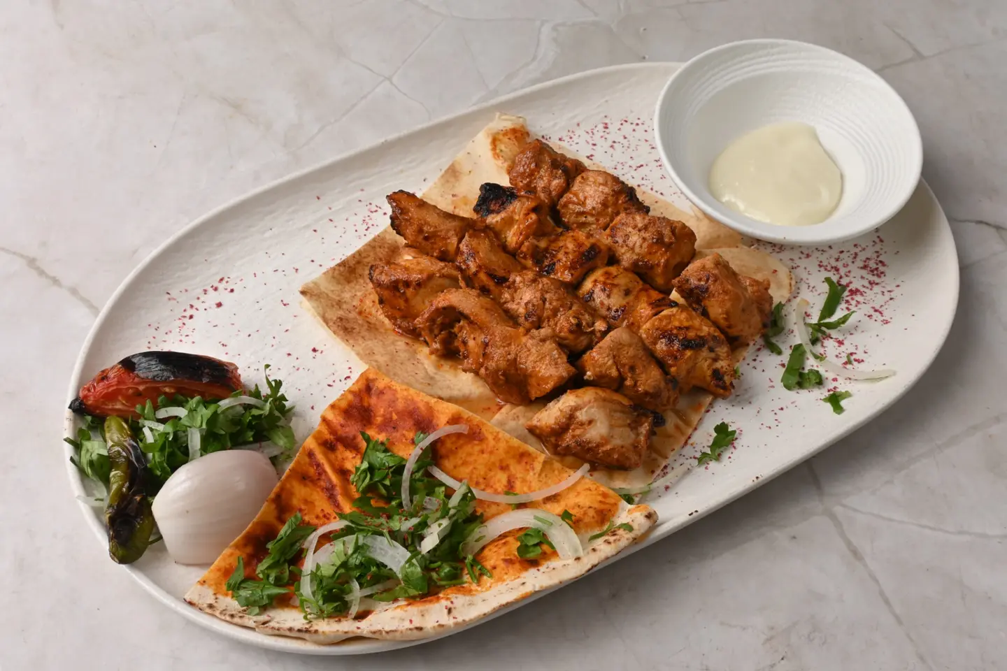 طبق طاووق مشوي