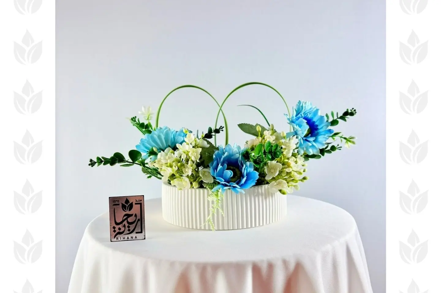 تناغم الزهور الزرقاء